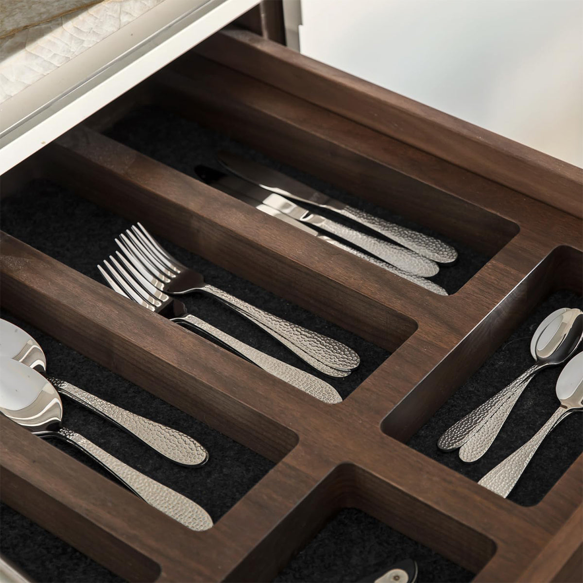 Kadirelli Besteckset - 24-teilig - Silber - 6 Personen - Gehämmerter Griff