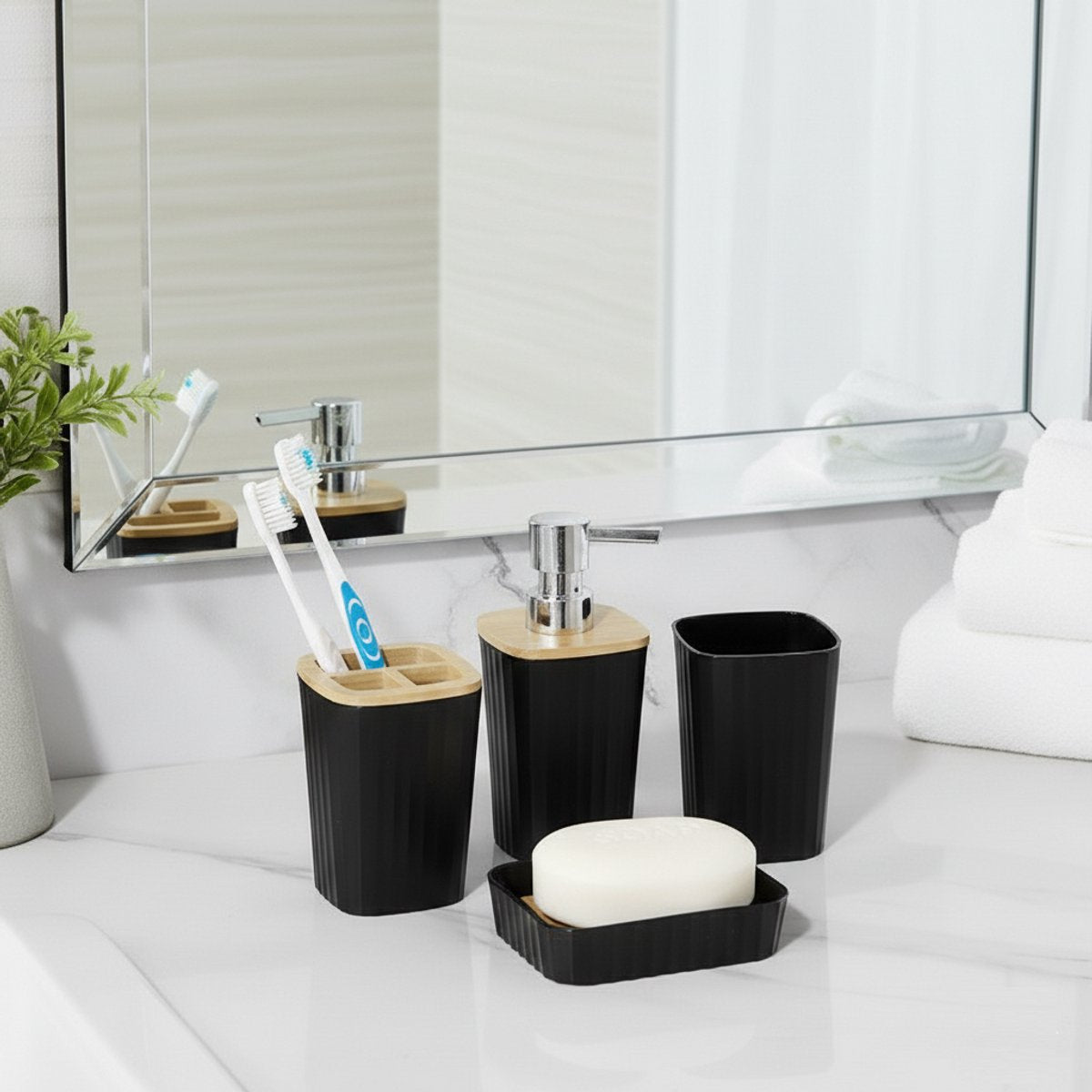 Cheffinger Badkameraccessoireset - 5 - delig - Zwart - Zeepdispenser - Tandenborstelbeker - Zeepbakje - Beker - Houder - TEKZEN