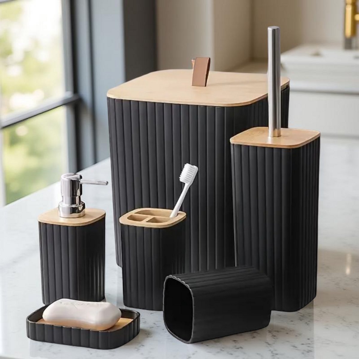 Cheffinger Badkameraccessoireset - 6 - delig - Zwart - Zeepdispenser - Tandenborstelbeker - Zeepbakje - Beker - WC - borstel - Afvalemmer - TEKZEN