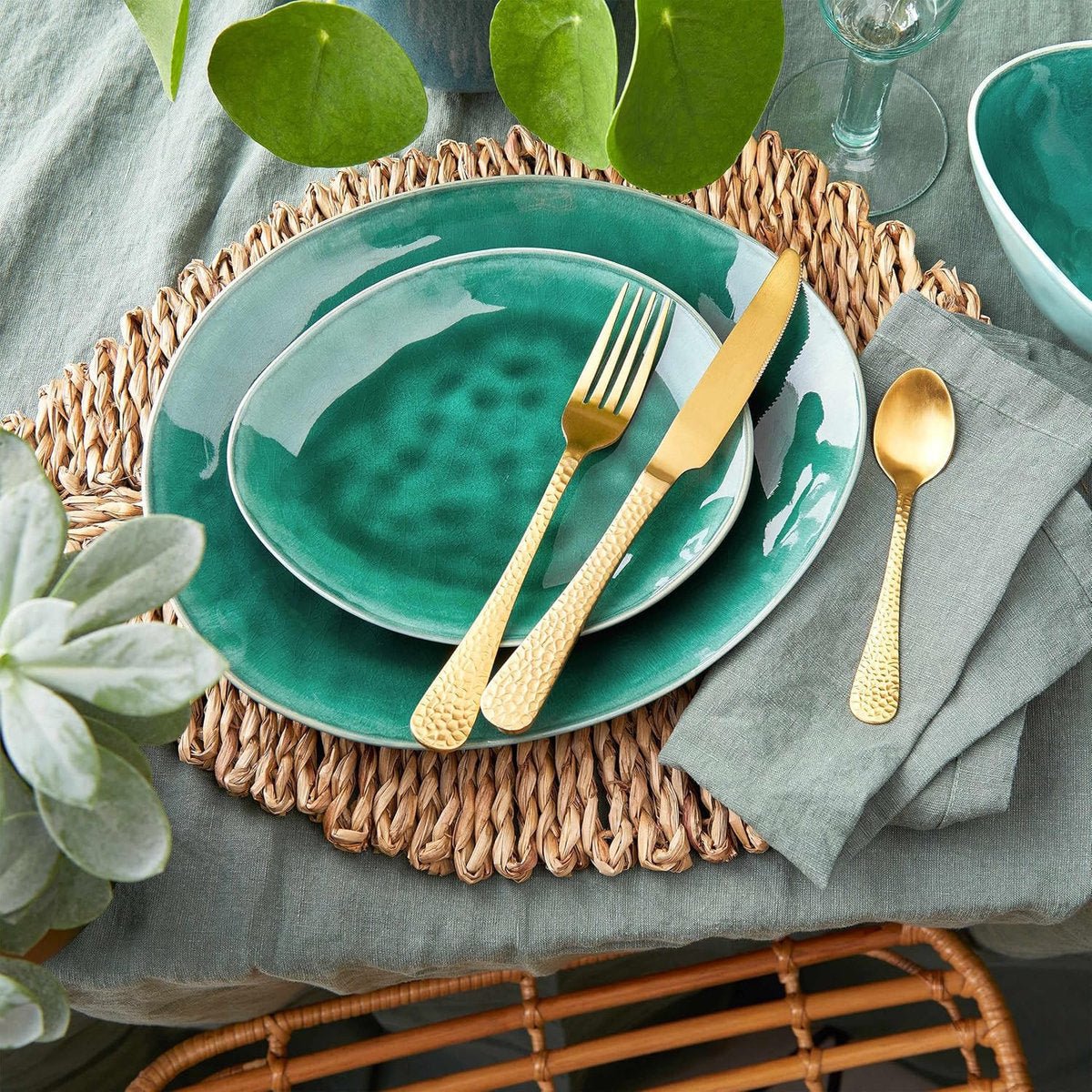 Kadirelli Bestekset - 24 - delig - Goud - 6 - Persoons - Gehamerd Handvat - TEKZEN