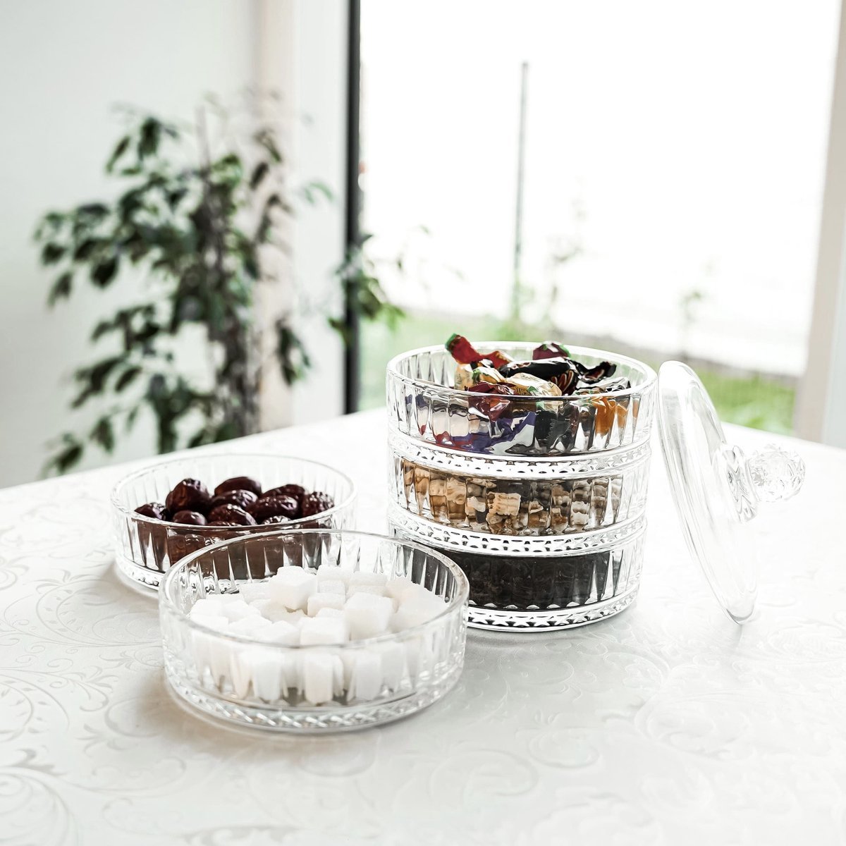 Almina Elisa - Bonbonnière - 5 - Laagse Glazen Voorraadpot - Glazen Snoeppot met Deksel - 23,6 x 13cm - TEKZEN