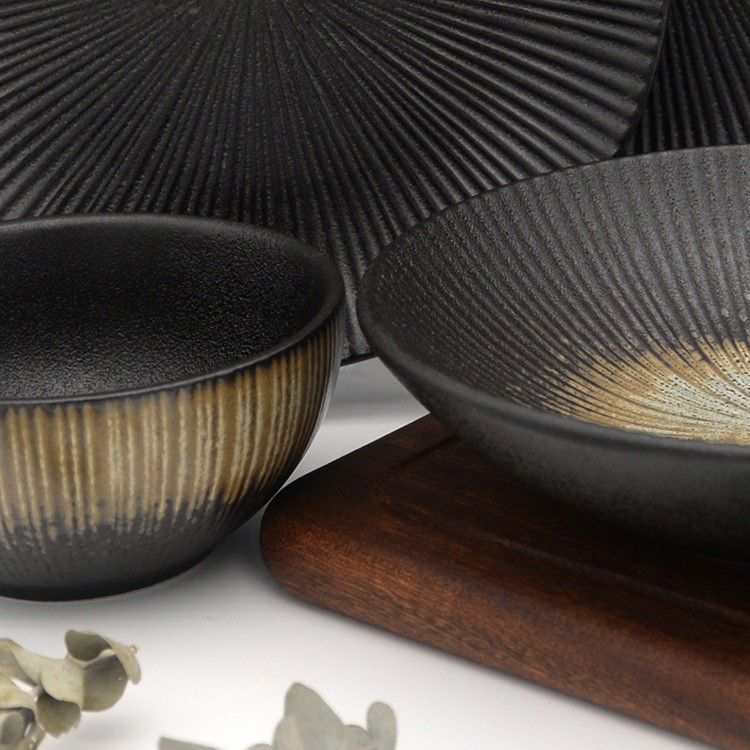Bricard Porcelain Amily - 6 - Persoons - 25 - Delig Schelpen Serviesset - Zwart/Oker - TEKZEN