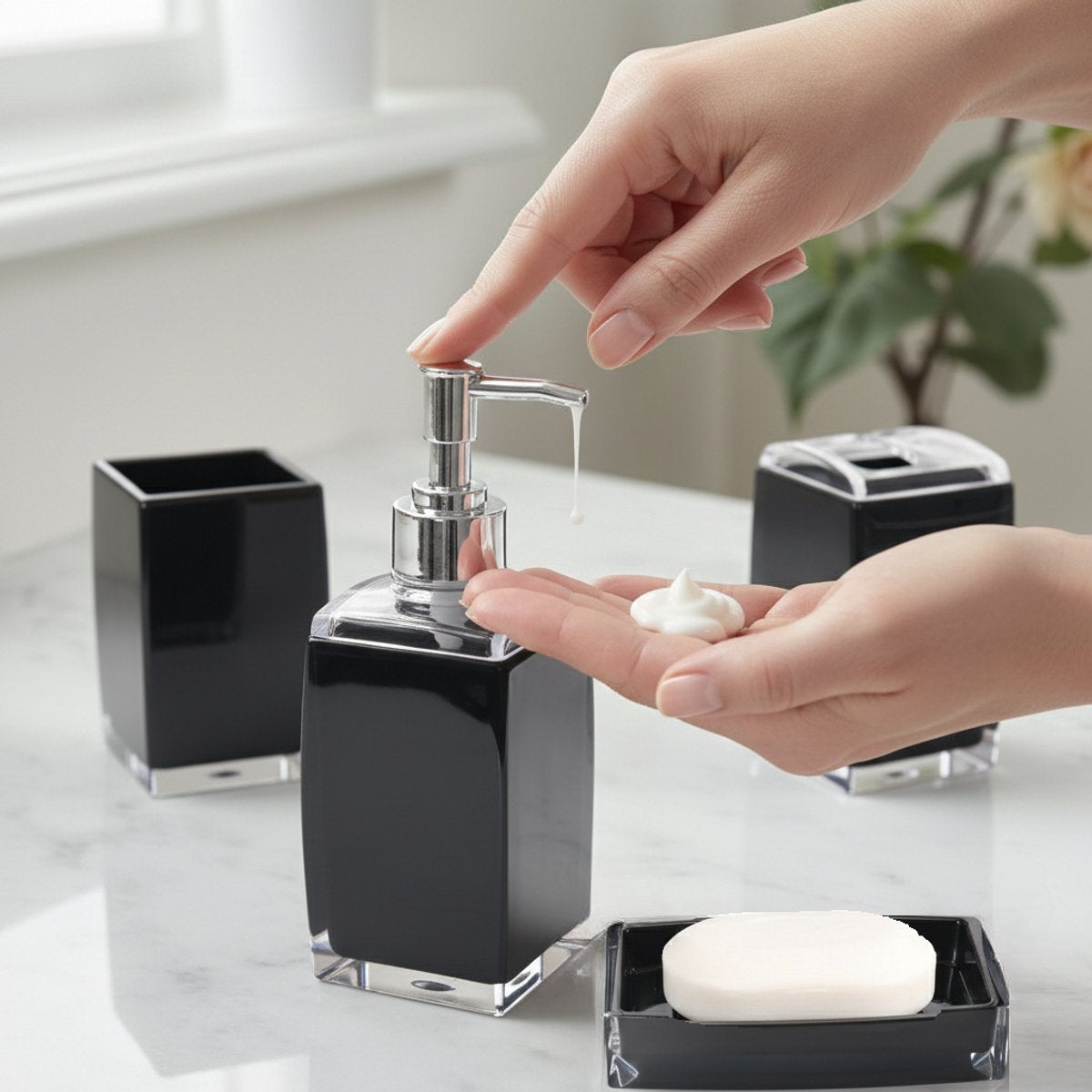 Cheffinger Badkameraccessoireset - 4 - delig - Zwart - Zeepdispenser - Tandenborstelbeker - Zeepbakje - Beker - TEKZEN